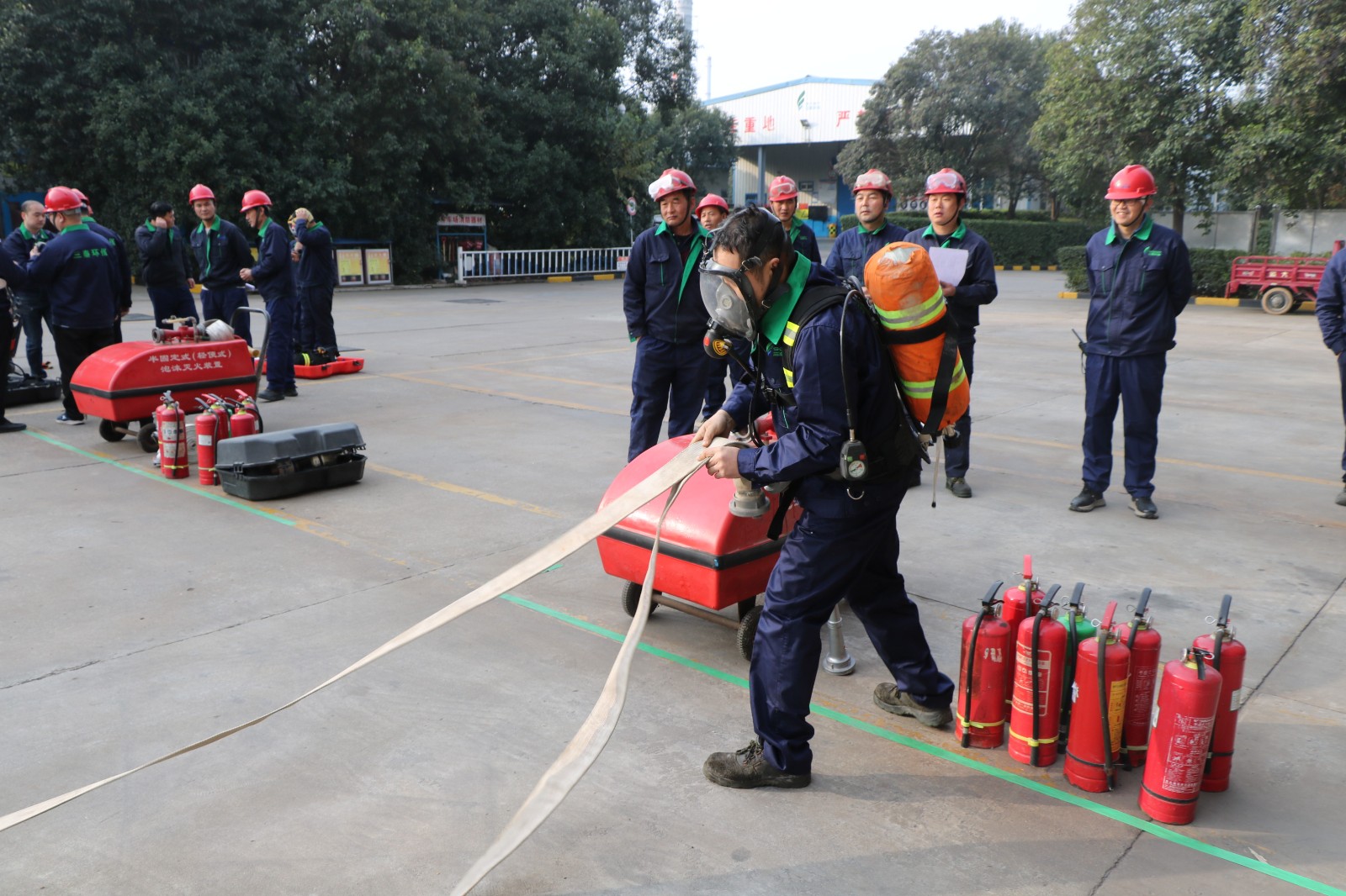 新天地公司工會(huì)開展消防技能比武活動(dòng)2.JPG